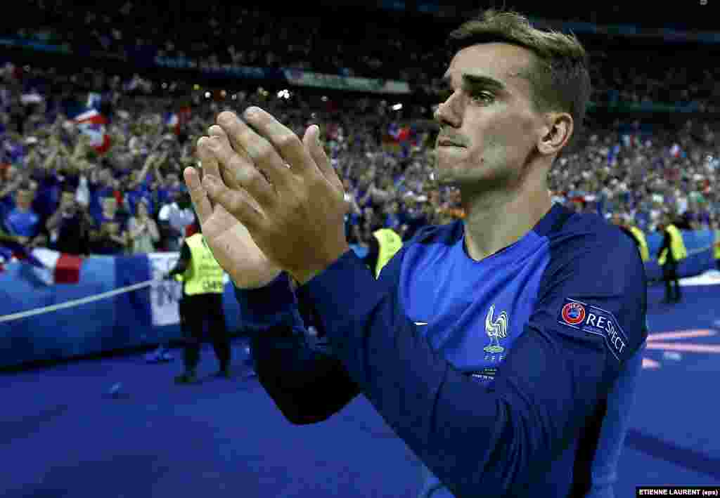 Antoine Griezmann, jogador francês, depois da final entre França e Portugal, em que Portugal ganhou por 1-0. UEFA EURO 2016