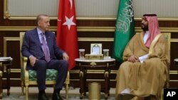 د ترکیې ولسمشر رجب طیب اردوغان او د سعودي عربستان شهزاده محمد بن سلمان