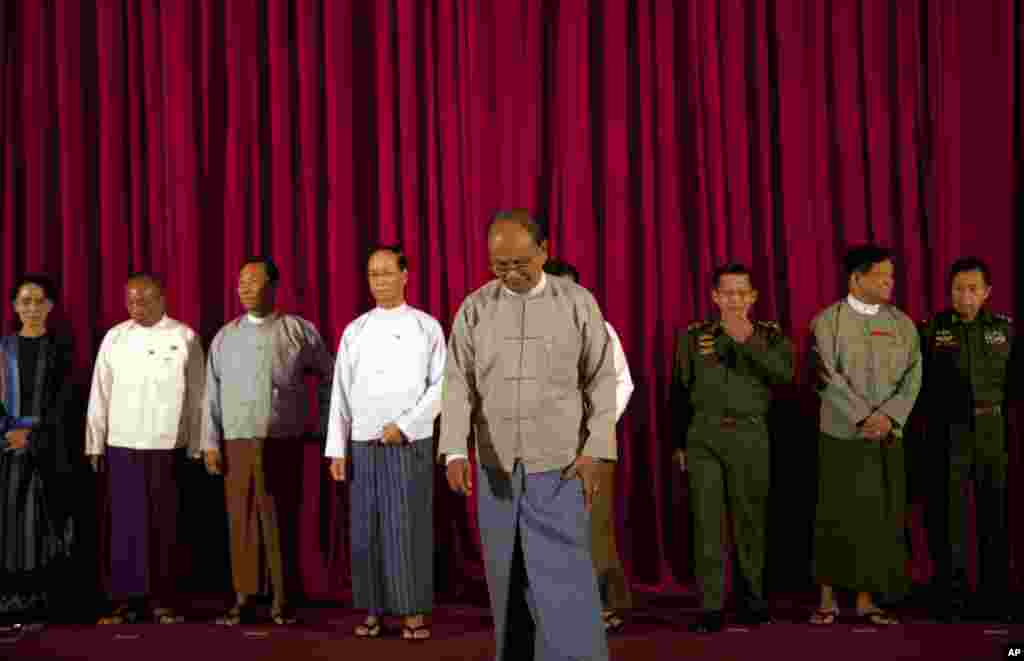မြန်မာ့နိုင်ငံရေး ခေါင်းဆောင်များတွေ့ဆုံပွဲ 