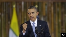 صدر اوباما رنگون یونیورسٹی میں خطاب کر رہے ہیں