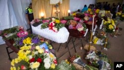 Las autoridades guatemaltecas indicaron que la cifra de muertos subió a 62 y la de heridos a 300, pero que podrían aumentar mientras continúan con las labores de rescate.
