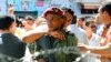 Tunisie : des centaines de policiers rassemblés pour exiger des hausses salariales