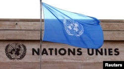 پرچم سازمان ملل بر فراز ساختمان مقر این سازمان در ژنو 