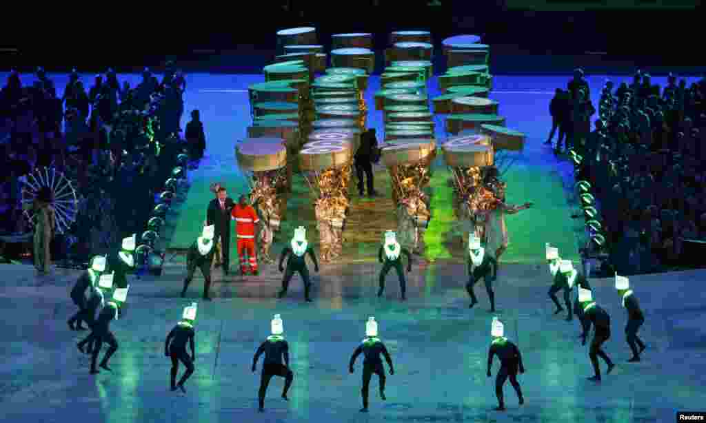 Performers take part in the closing ceremony of the London 2012 Olympic Games at the Olympic Stadium August 12, 2012. 