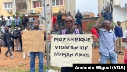 Manifestantes em Maputo, Moçambique