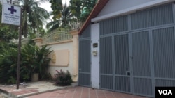 'Cabinet of Consultation' is the the house where the two North Korean doctors lived in Boeng Kok II commune, on Tuesday, January 05, 2016. (Phorn Bopha/VOA Khmer) 