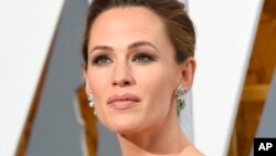 La actriz Jennifer Garner a su llegada a la 88 entrega de los premios Oscar en el Teatro Dolby de Los Angeles. 28-2-16. Garner protagoniza la película de acción "Peppermint", que se estrena esta semana en EE.UU.