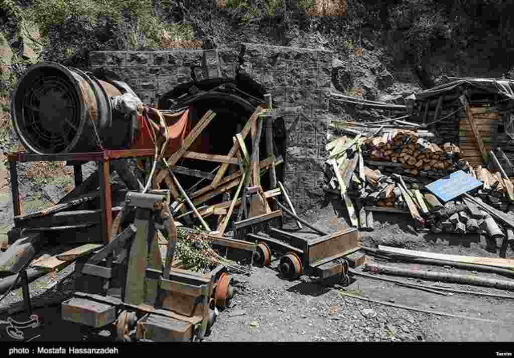 معدن زمستان یورت چهل روز پس از حادثه انفجار که دهها کشته برجای گذاشت. عکس: مصطفی حسن زاده