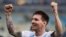 L'Argentin Lionel Messi célèbre après avoir battu le Brésil 1-0 lors de la finale de football de la Copa America au stade Maracana à Rio de Janeiro, Brésil, le samedi 10 juillet 2021.