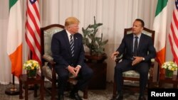 El presidente de EE.UU., Donald Trump, se reunió con el primer ministro Leo Varadkar, el miércoles.