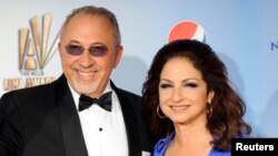 Artistas como Shakira, Ricky Martin, Jennifer López, Marc Anthony y Jon Secada, recibieron el impulso y apoyo de Gloria y Emilio.