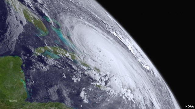 Foto de satélite del huracán Joaquín cuando se encontraba sobe las islas Bahamas.