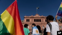 Milei, en el Foro Económico Mundial en Davo, criticó el feminismo, las políticas de identidad y la lucha contra cambio climático.