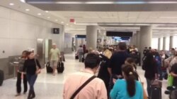 Decenas de personas esperan debido a falla en Américan Airlines