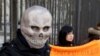 Greenpeace Berusaha Hentikan Pengangkutan Limbah Nuklir di Belanda