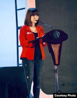 Ketua PSI Grace Natalie menyampaikan pidato di peringatan ulang tahun PSI keempat di ICE BSD, Tangerang, Minggu (11/11). (Courtesy: Grace Natalie)