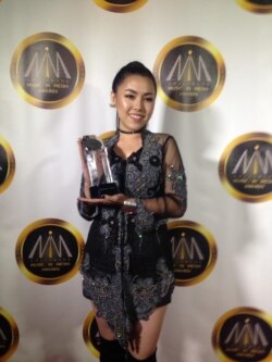 Jesica Yap raih penghargaan di ajang Hollywood Music and Media Awards 2018 (Dok: Jesica Yap)