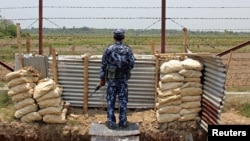 မြန်မာ-ဘင်္ဂလားဒေ့ရှ် နယ်ခြားလုံခြုံရေးစောင့်နေစဉ်