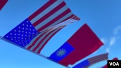 资料照：美国和台湾国旗（美国之音锺辰芳拍摄）