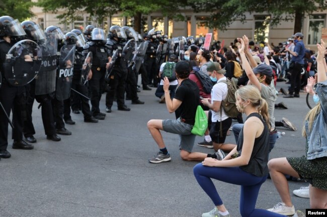 Paytaxt Vaşinqtonda nümayişçilər polis zorakılqlarına və sistemik irqçiliyə etiraz edir.