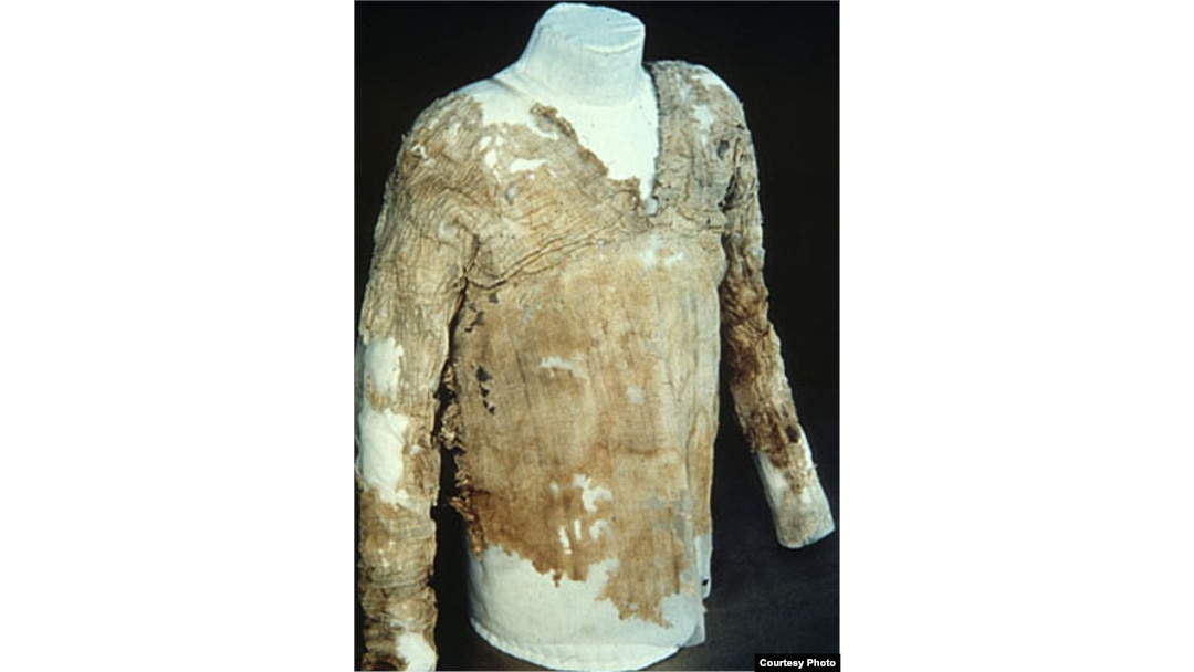 The Tarkhan Dress. Courtesy of Petrie Museum of Egyptian Archaeology, UCL.