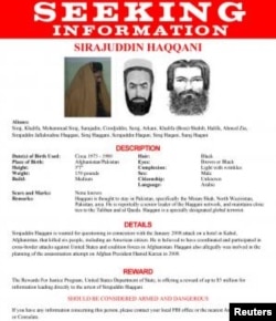 امریکہ کا ادارہ فیڈرل بیورو آف انویسٹی گیشن (ایف بی آئی) سراج الدین حقانی کی گرفتاری کا پوسٹر جاری کر چکا ہے۔ (فائل فوٹو)