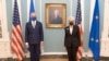 웬디 셔먼 미국 국무부 부장관(오른쪽)과 스테파노 사니노 유럽연합(EU) 대외관계청 사무총장이 2일 워싱턴 국무부 청사에서 회담했다.