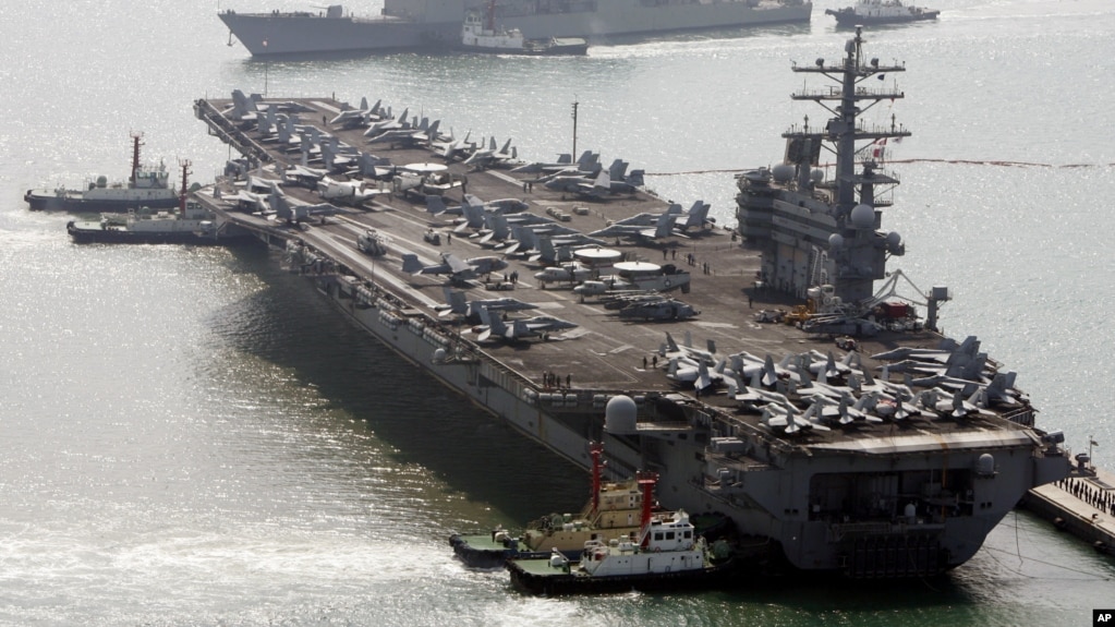 Tàu sân bay Mỹ USS Ronald Reagan.