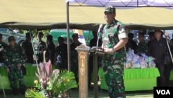 Panglima Kodam VII Wirabuana Mayjen TNI Agus Surya Bakti saat membuka pelaksanaan Operasi Teritorial TNI di Poso, Sulawesi Tengah,