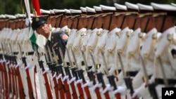 Des militaires japonais à Tokyo, le 5 septembre 2017.