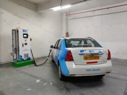 Due to a deficient charging infrastructure for electric vehicles, India is promising subsidies to build charging stations. (A. Pasricha/VOA)