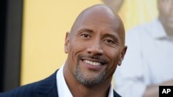 Archivo- El actor Dwayne Johnson asiste a la premiere de su película "Central Intelligence", en Los Angeles. Junio 10, 2016. 