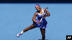 Derrotando a la checa Petra Kvitova, Williams pasa a las semifinales femeninas en el abierto de tenis.