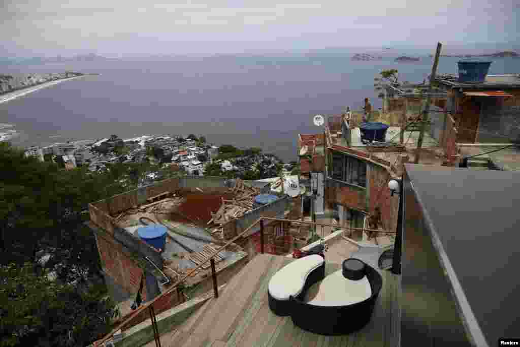 Uma varanda do hotel Mirante do Arvrão hotel na favelo do Vidigal no Rio de Janeiro. Março 25, 2014.