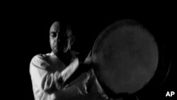 به‌رنامه‌ی کاروانسه‌رای: هونه‌رمه‌ند هه‌ژار زه‌هاوی