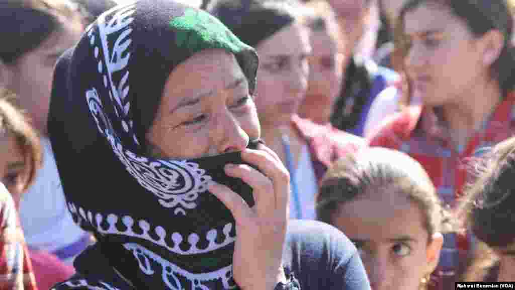 &#39;Yan &nbsp;Yazidi dake sansanin &#39;yan gudun hijirar Diyarbakir a Turkiyya.&nbsp;