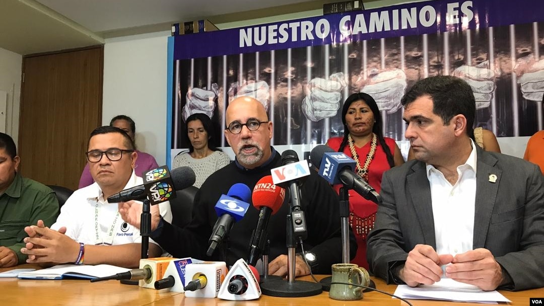 Gonzálo Himiob Santomé, director vicepresidente de la organización, explicó que desde diciembre hasta el día de hoy, el estado Bolívar, al sur del país, es donde más se ha materializado actos de persecución y de represión por motivos políticos.
