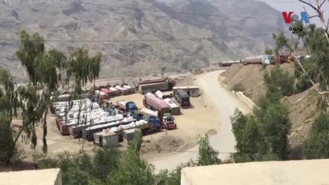 په طورخم او چمن د سفري محدودیتونوله امله مسافر وايي د افغانستان او پاکستان ترمنځ سفر ګران شوی