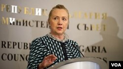 Menlu AS Hillary Clinton berbicara di ibukota Sofia dalam kunjungannya ke Bulgaria (5/2).