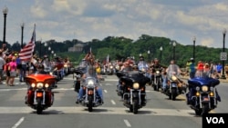 Cuộc diễu hành Rolling Thunder tới Đài tưởng niệm chiến tranh Việt Nam ở thủ đô Washington.