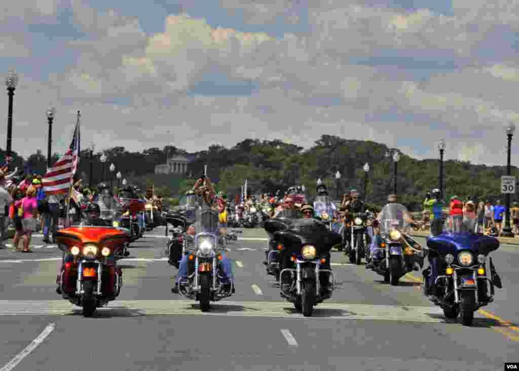Rolling Thunder – парад байкерів-ветеранів війскових дій у Вашингтоні