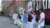 紐約的異議人士和民運團體為抗議中國政府迫害被監禁的諾貝爾和平獎得主劉曉波舉行抗議集會。（視頻截圖）
