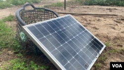 ​Solar panel placed in front of a house to generate solar energy into electricity in Stung Chrov, a remote village of Baribour district, Kampong Chhnang province, October 12, 2021. (Hean Socheata/VOA Khmer)