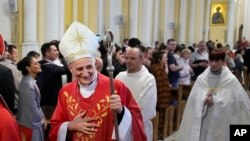 El cardenal Matteo Zuppi, enviado papal para Ucrania, después de celebrar una misa en la Catedral de la Inmaculada Concepción en Moscú, el 29 de junio de 2023.