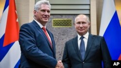 29일 러시아를 방문한 미겔 디아스카넬 쿠바 국가평의회 의장이 모스크바에서 블라디미르 푸틴 대통령과 회담했다.