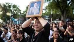 Người dân Thái Lan tương tiếc Quốc vương Bhumibol Adulyadej.