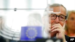 Predsednik Evropske komisije Žan-Klod Junker na jednoj od debati o Bregzitu u Strazburu, Foto:
(AP Photo / Jean-François Badias)