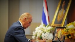 Vice President Joe Biden signed a book of condolences at the Thai Embassy in Washington, D.C. to mourn the passing of Thai King Bhumibol Adulyadej on October 18, 2016.