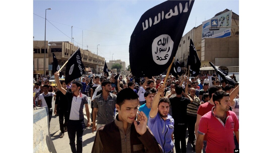 Mosul - sunniy mazhabidagi musulmonlar yashaydigan shahar. 1,2 million odam yashaydi. Turkiya bu shahar "Islomiy davlat" qo'liga o'tishini aslo istamaydi. "Mosul tozalanadi va sunniy arablar, turkman va sunni kurdlar yashashi kerak", - deydi Erdog'an. Iroq va Turkiya bilan hamkor AQSh Mosul "Islomiy davlat" dan tortin olinadi degan umidda. Biroq Amerika nazarida Iroq hududiga ruxsatsiz kirib xalqaro qonunlarni buzayotgan Turkiya uzoqni o'ylab qaror qilmayapti.