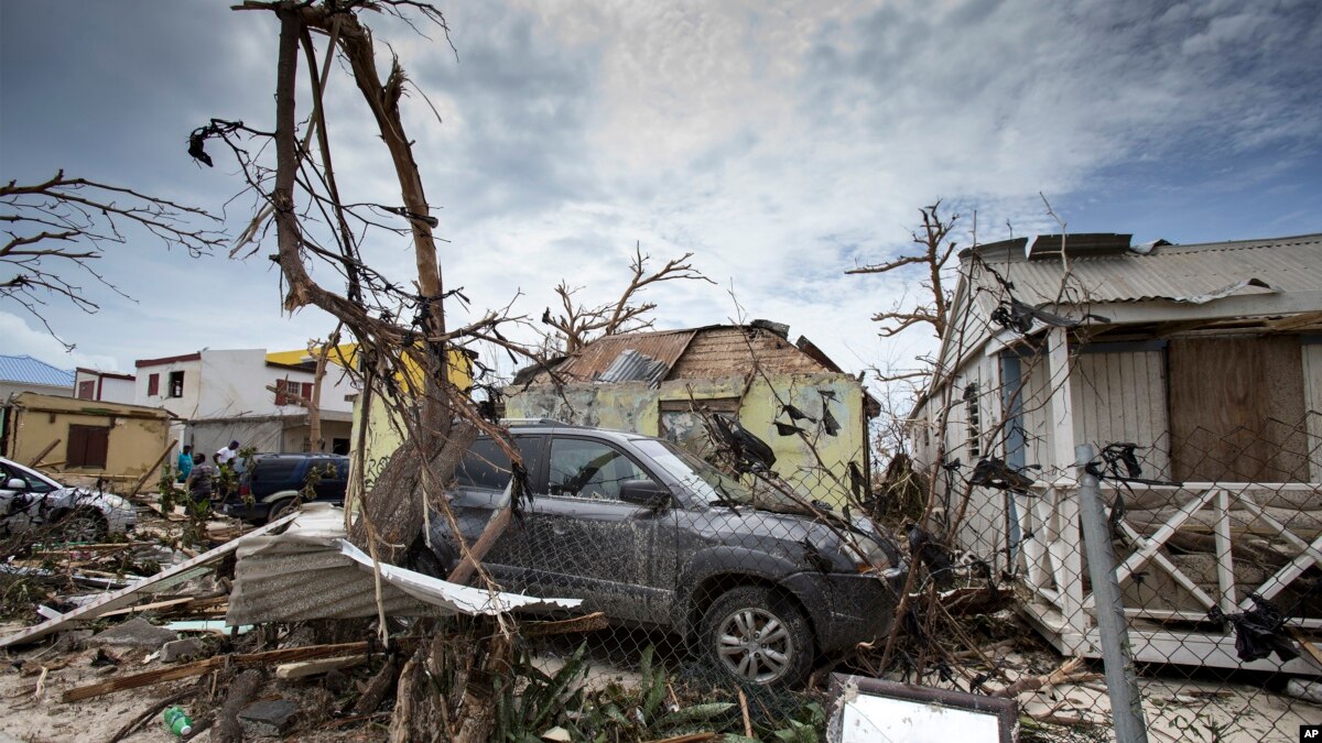 Hurricane Irma Lashing Dominican Republic and Haiti With Rain, Winds